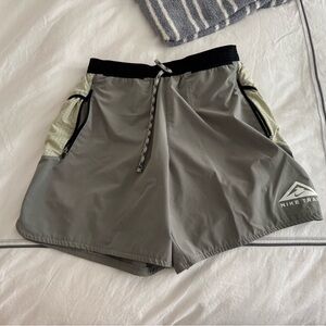 Nike Trail Running Shorts Gray Size Medium